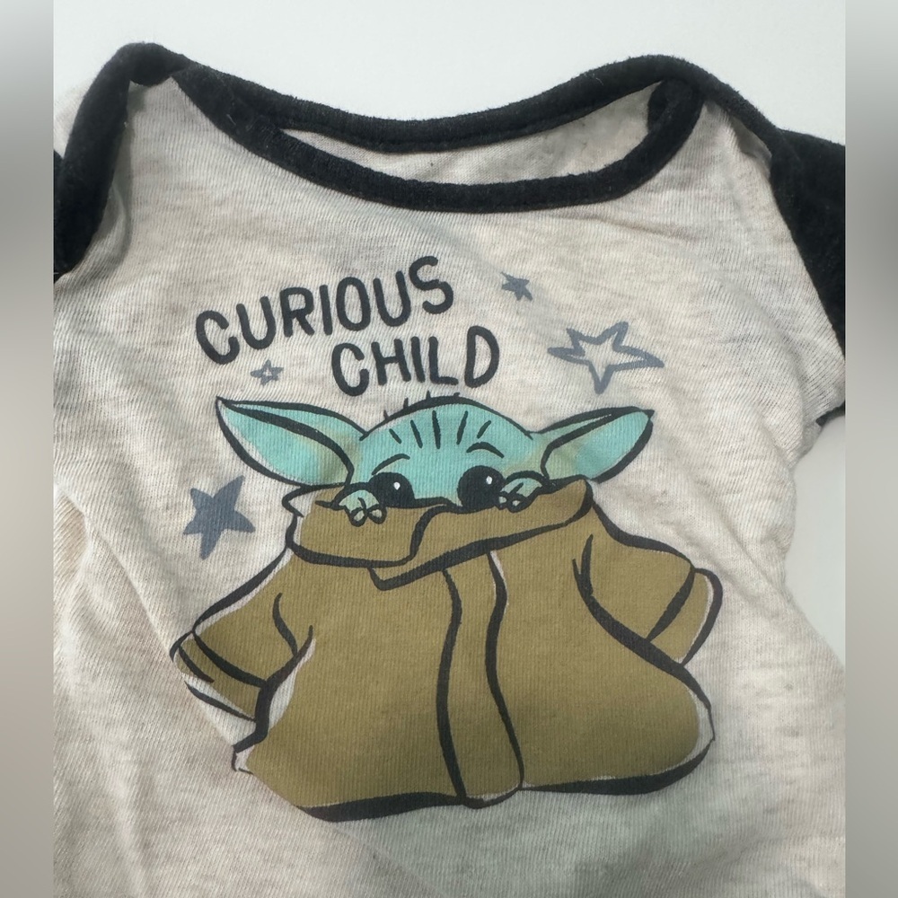 Star Wars The Child Set of two infant onesies - Picture 10 of 11